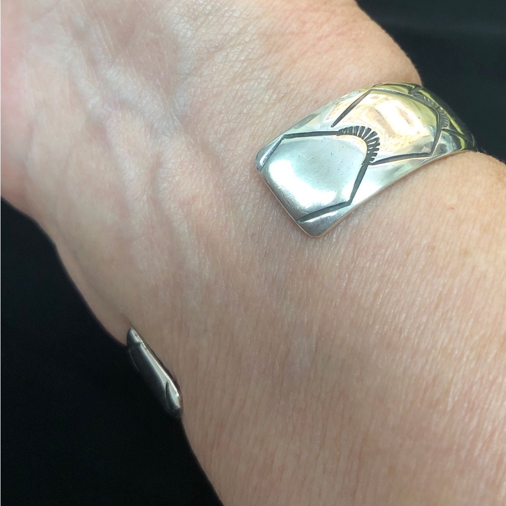 Mother’s Day,Sterling Silver/turquoise/coral cuff bracelet, Signed by theartist. - Picture 14 of 15